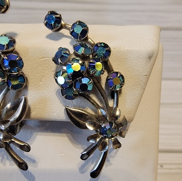 G1 Vintage Silver-tone & Blue Stone Clip-on Earrings - Picture 3 of 3